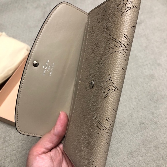 👜Authentic LV Iris Wallet - Picture 4 of 6